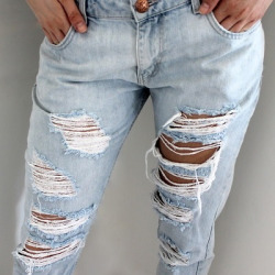 intractably:  Gorgeous ripped jeans from tbdress.