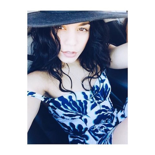 vanessahudgens - Happy #LaborDay!!! Traffic sucks lol