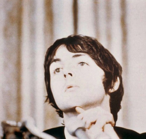 1967mccartney: 14 May 1968: Paul McCartney at Apple Corps press conference in New York City.