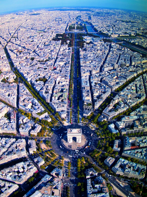  Champs Elysees, Paris 