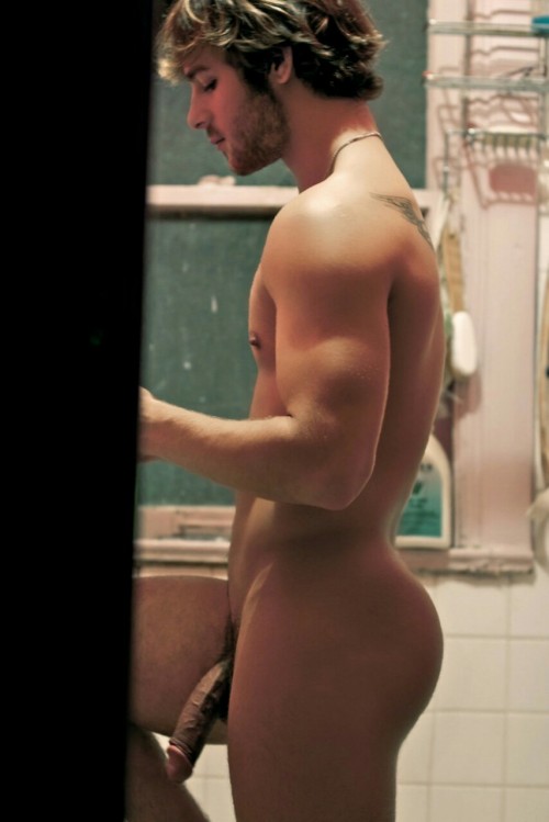 hung-muscular-hunks:  With over 145,000 NSFW adult photos