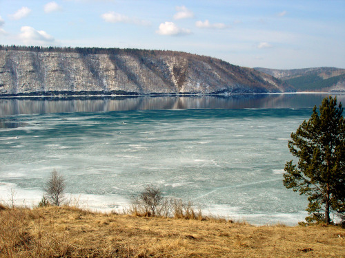 TheAngara River near Talzy at Lake Baikal (Irkutsk Oblast, Russia).Talzyis about 25km from the lake&