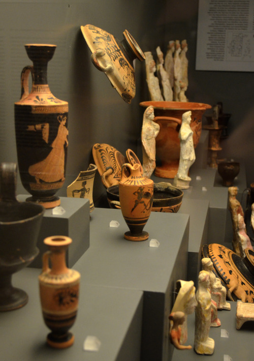 greek-museums:Archaeological Museum of Schematari (Ancient Tanagra):The collection of figurines and 