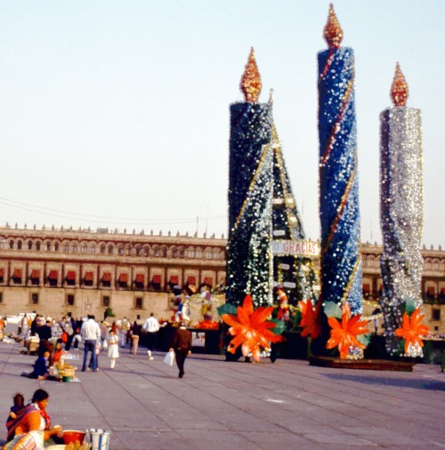 Decoraciones navideñas, Zócalo, Ciudad de México, 1986.