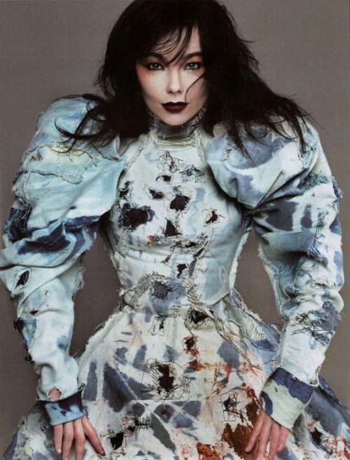 babyblaize: Bjork for Alexander McQueen (Eshu, FW2000), Steven Klein