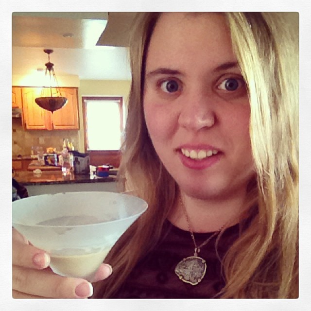 Chocolate martinis 🍸 and dinner with the fam. #selfie #chocolate #martinis #blonde