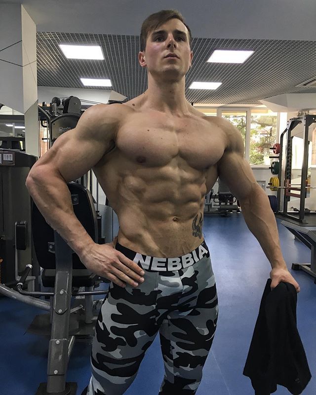   Евгений Михайленко ( @eugene_aesthetics_official )