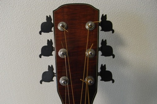 microwalrus:黒猫のギターペグ「ネコペグ」
