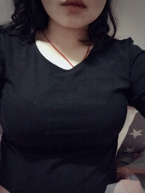 grandfartstudentlove: 我的母狗人妻，老公是摄影师，却不知道自己的老婆也这么会自拍