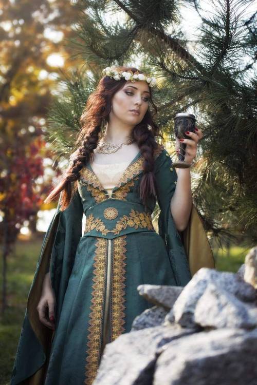 Dress Art Mystery1-3. Fairy Elven4. Italian Renaissance5-7. Italian Renaissance courtesan