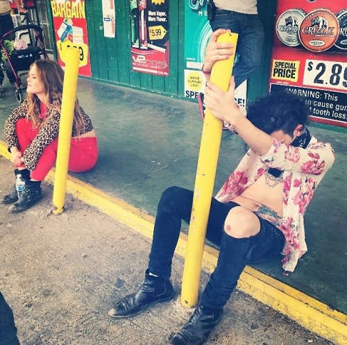 fallingformattyhealy:  low ridaaa