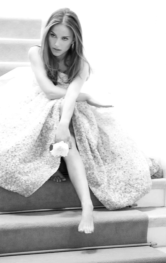 dailynatalieportman:   Natalie Portman photographed for Miss Dior Blooming Bouquet
