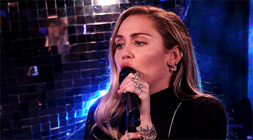 mileycyrusdaily:Nothing Breaks Like A Heart in the Live Lounge