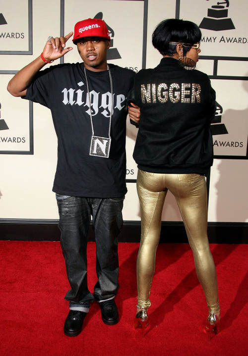 underleinfluence:  let-go-of-this-pride:  lunchtrae:  crosstheocean:  remember when nas & kelis wore this to the grammys  oh m y g o d       Hahaha