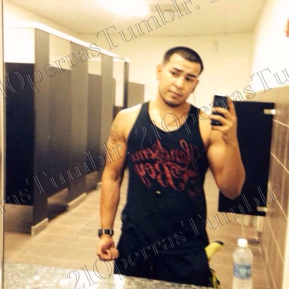 jonathanecko:  210perras:  Jon satx top  Loves to eat ass before he fucks  u good