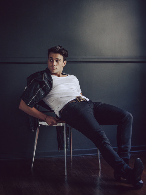 brain-drops-soul-winks:  Jack Falahee for porn pictures