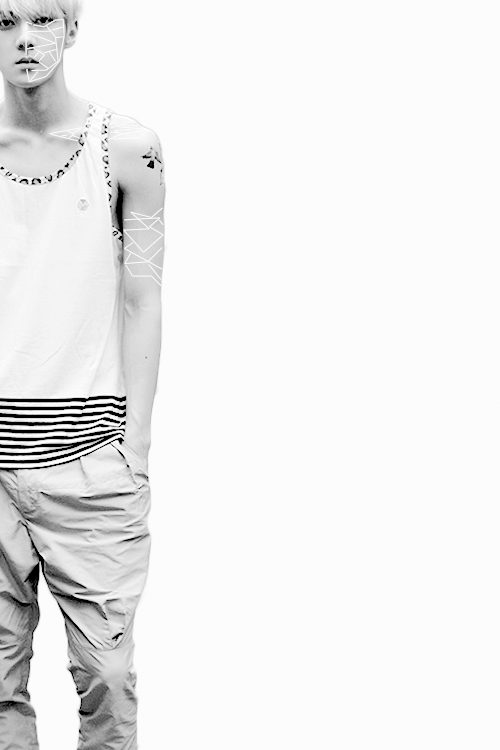 sehunti:  cause I’m falling to pieces… 