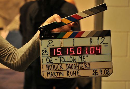 fuckyeahphysica:  The Clapperboard Resolution. The snap of the clapperboard is hard to miss. Frequen