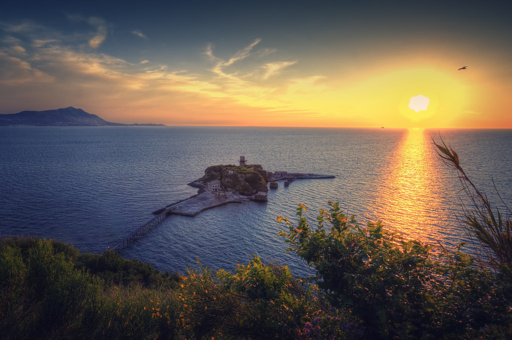 sitoutside:   Sunset in Monte di Procida, Italy   by  FedeSK8  