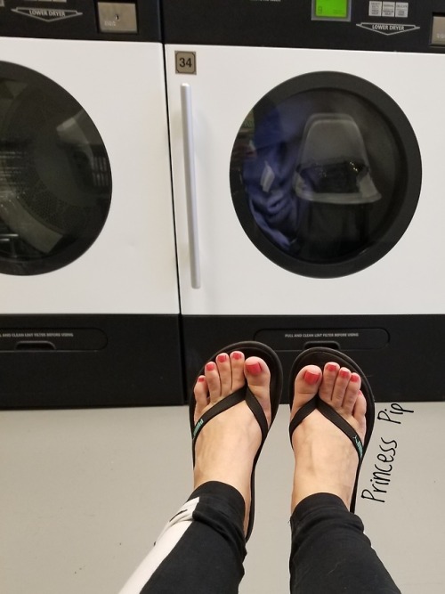 princesspipsperfect10: At the laundromat because the washing machine is broken