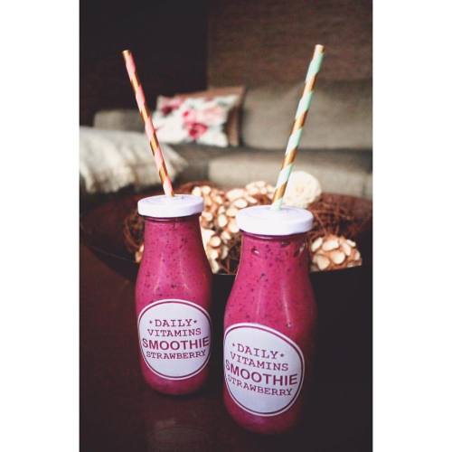 Cheers to healthy Saturday night #healthy #weekend #girlsnight #saturday #night #smoothie #fresh #ho