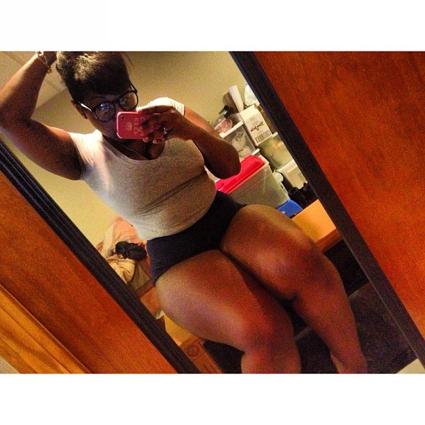 lebritanyarmor:  color-me-bad:  youngblackandvegan:  glory  I wanna lay on her thighs