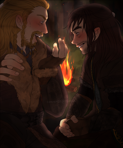 cottonfist:  (this took way too long) Big bro tellin’ stories by the fire.