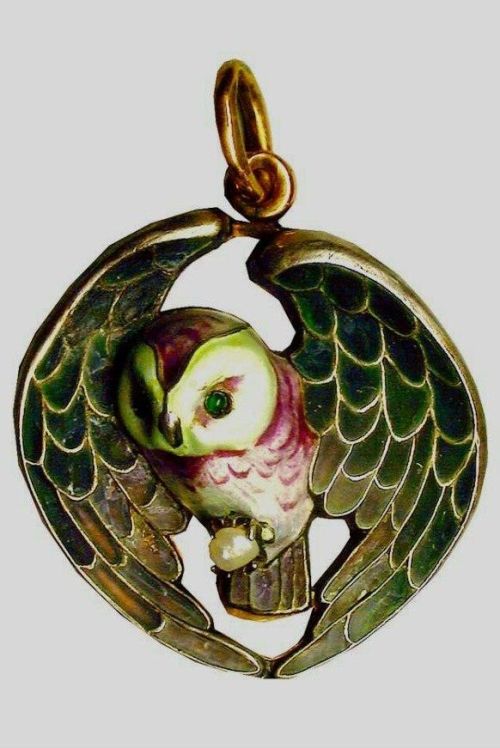 shewhoworshipscarlin:Owl pendant by Faberge, 1916-17, Moscow.