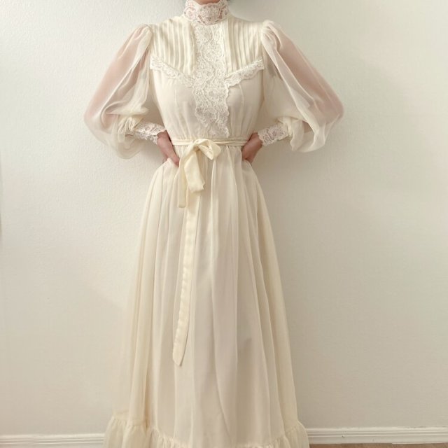 velvetcloak:vintage 1970’s romantic cream lace prairie dress | sororité