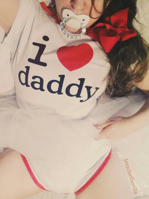 jennibellarella:  ❤ My new favoritest onesie from 