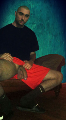 realmenstink:  HOT SUBMISSION FROM MAX !!!