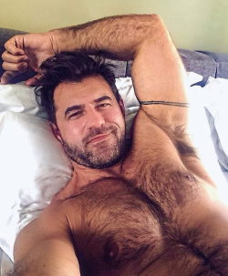 Hairy & Muscle Guys
