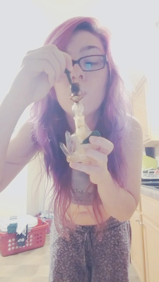 ~classy lady stoner~