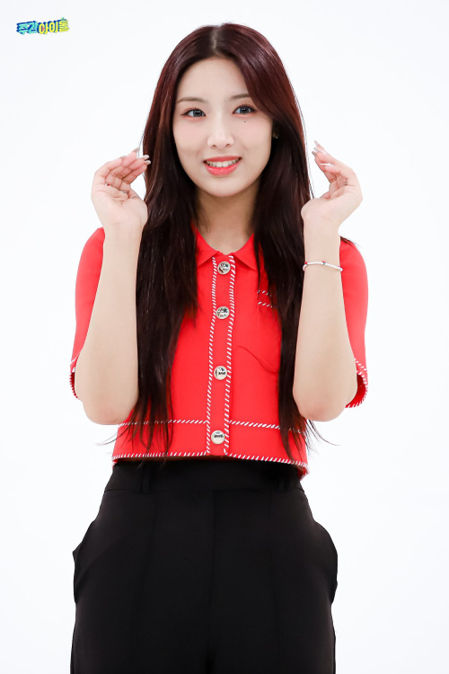 ChoWon (LIGHTSUM) - Weekly Idol Pics 