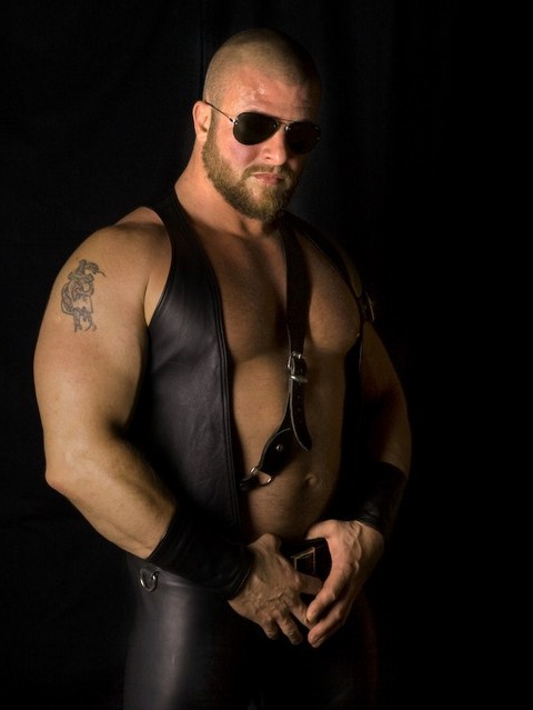 leathercops:Muscleboy