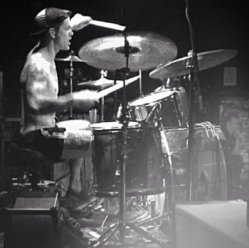 jorgeavalos:  Jeremy bryan. drums 
