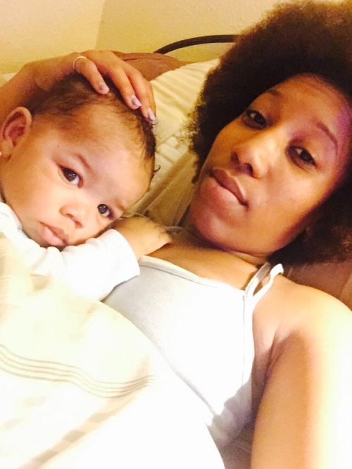 clarknokent:ayejiahchillout:  “your first Mother’s Day. 9 months in.. how do you feel?”   Incredible.  Awwwwww