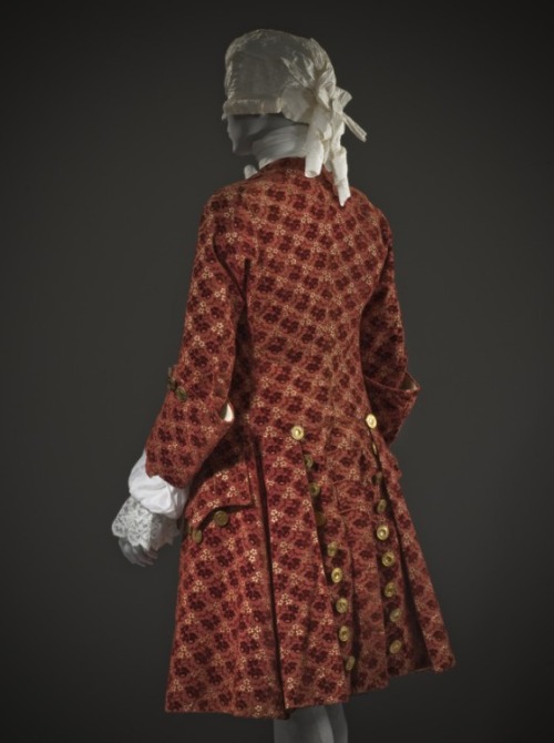 thegentlemanscloset: French suit circa 1755. Matching jacket, waistcoat, and breeches. Silk, velvet,