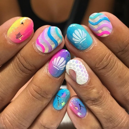 Unicorn Mermaid Magic for Jacqueline’s bachelorette weekend in Vegas ✨ #nailart #gelnails #mermaidna