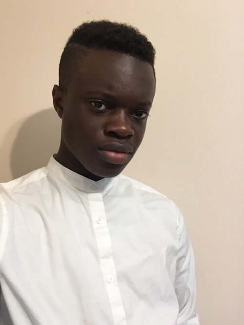 gyenyam:  Happy blackout from me to all my brothers/sisters who embrace their blackness and to my brothers/sisters who do net yet realize how beautiful their skin is ✊🏿✊🏾✊🏽