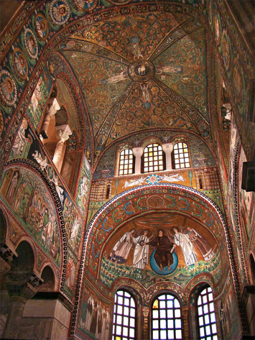 zcowe:Basilica of San Vitale, Ravenna, Italy - Orthodox Byzantine CathedralCentrally Planned Basilic