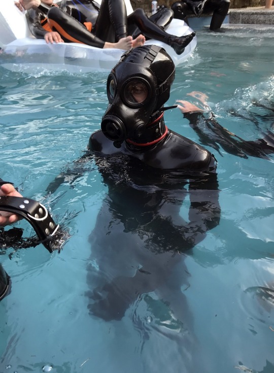 Porn heavyrubberslave: Me at the SRM Pool Party photos