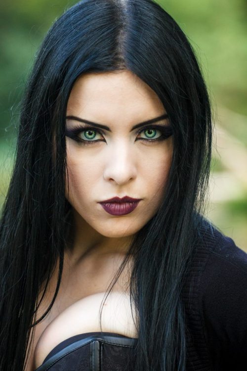 gothicandamazing:  Model: Lady Kat EyesPhoto by © Brian Leon Photography Welcome to Gothic and Amazing |www.gothicandamazing.org  