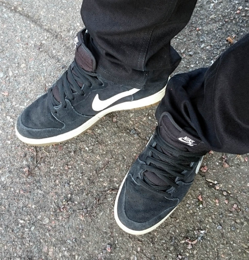 sneakerfckr: Nike Dunk Mid SB Pro.Great to wear and not so great to fuck.
