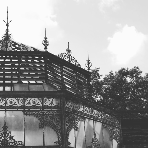 #Black&amp;White #Vintage #architecture #iron #glass #old #palace