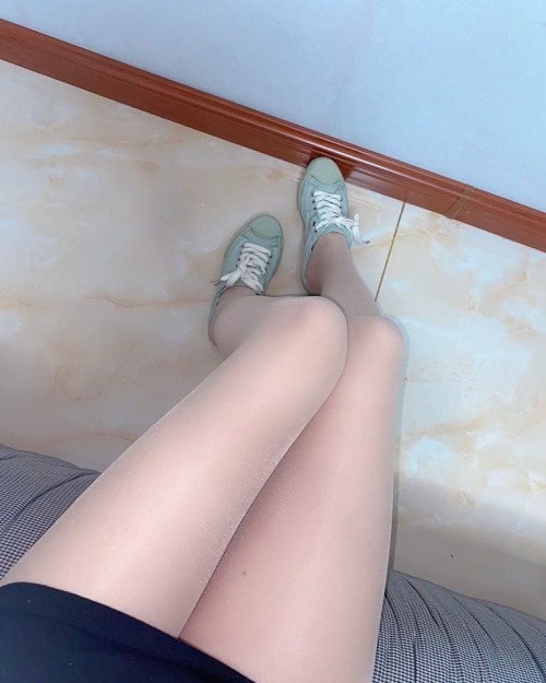 #帆布鞋 https://www.instagram.com/p/CLax5-EhyAu/?igshid=lvgx8lods3sl