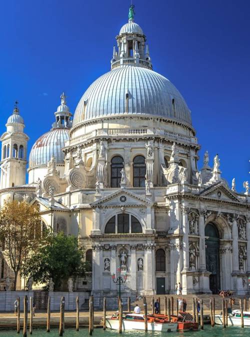 legendary-scholar:  Venice Italy Saint Mary of Health Basilica, 1680 Baroque.