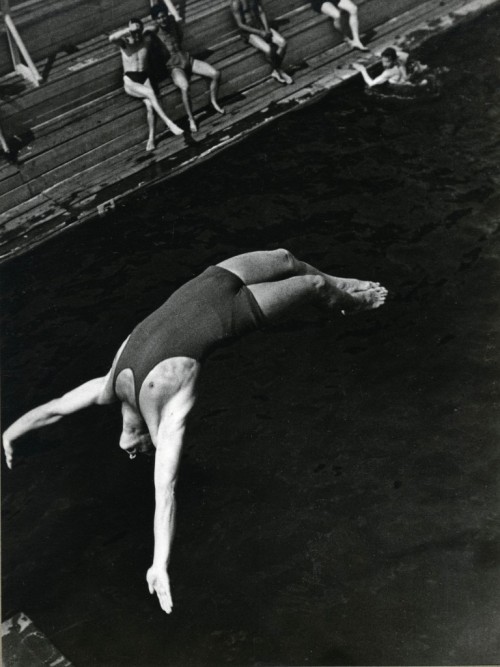 loverofbeauty:Diver, 1934, photo by Alexander Rodchenko