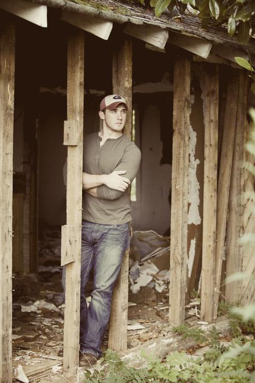 nocityguy:  Urban Living - Rural Attitude… Cowboys, Blue Collar, Cornfed Farm Boys and More. Be Sure to Follow Me at: http://nocityguy.tumblr.com    Sexy everyday working man.