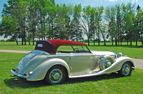 Frenchcurious:mercedes-Benz 540K Offener Tourenwagen 1938. - Source Classic Cars